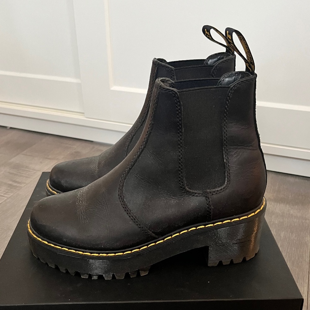 Dr. Marten Platform Chelsea Boots
